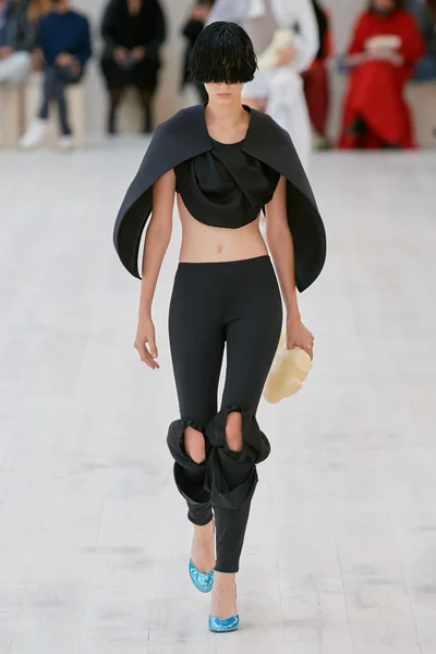 Look 19